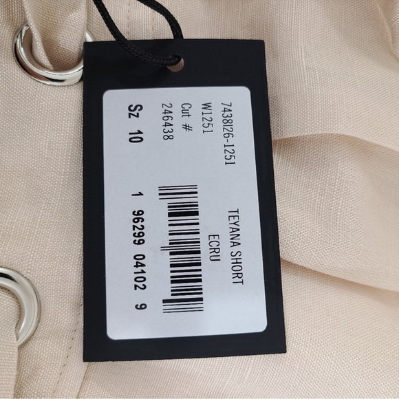 Paige Teyana ecru linen shorts drawstring waist cream size 10 NEW NWT - Picture 8 of 8